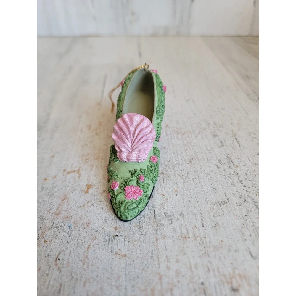 MMA shoe metropolitan seashell green shoe unique ornament Xmas home